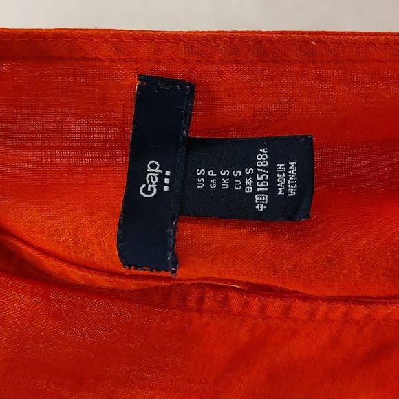 Women's coral jumpsuit skirt from the ' Gap'. Size  Small - Picture 6 of 6